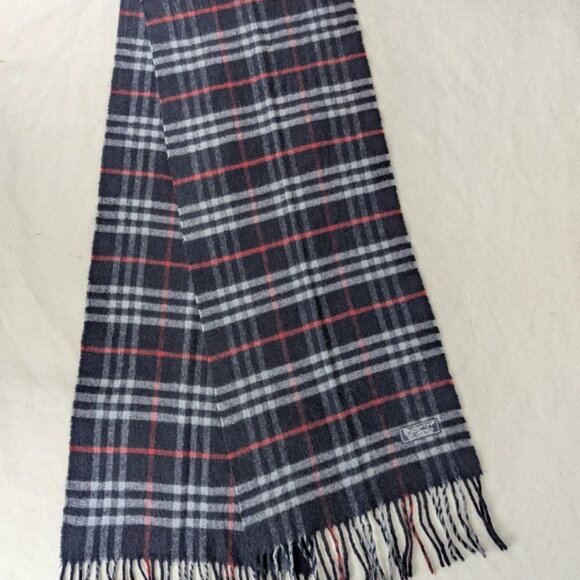 Classic Burberry's Lambswool Scarf Blue – Unisex – Soft & Warm Designer Fashion - Picture 3 of 7